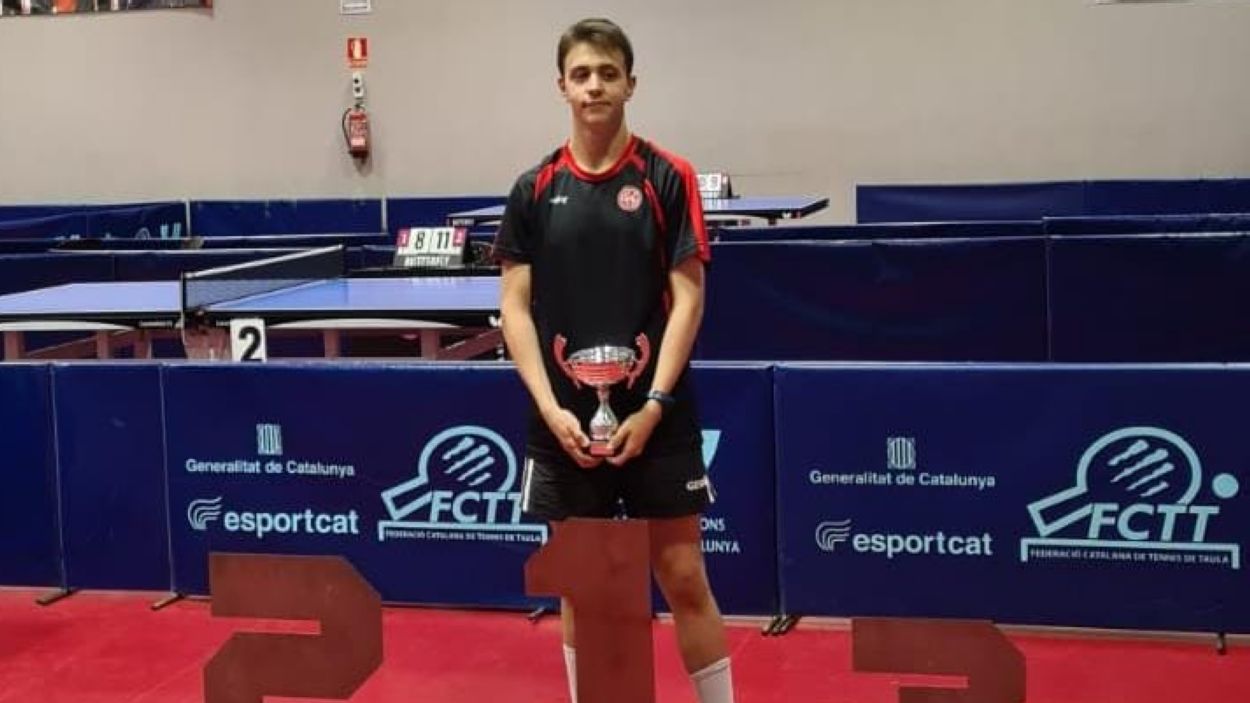 Àlex Moreno, campió de Catalunya del Top-8 de tenis taula