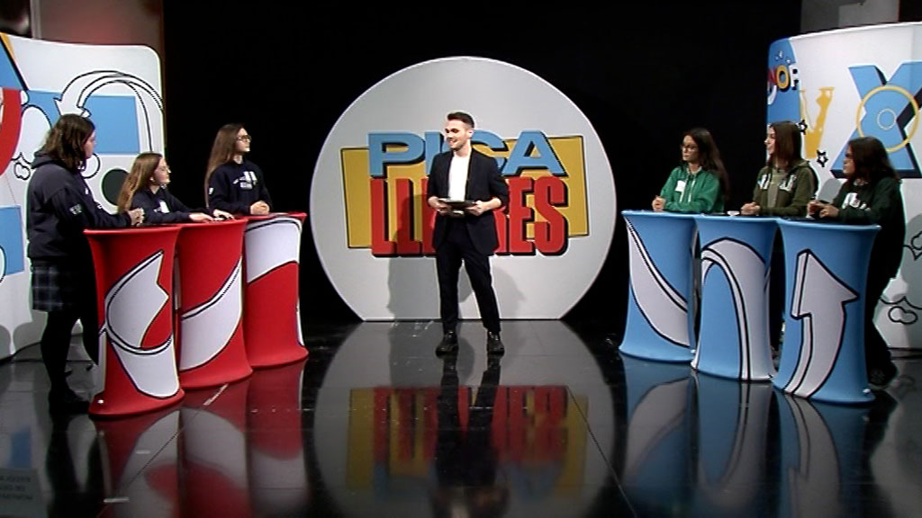 Semifinal 1: Escola Mare de Déu de Montserrat - Institut Can Roca (Grup B)