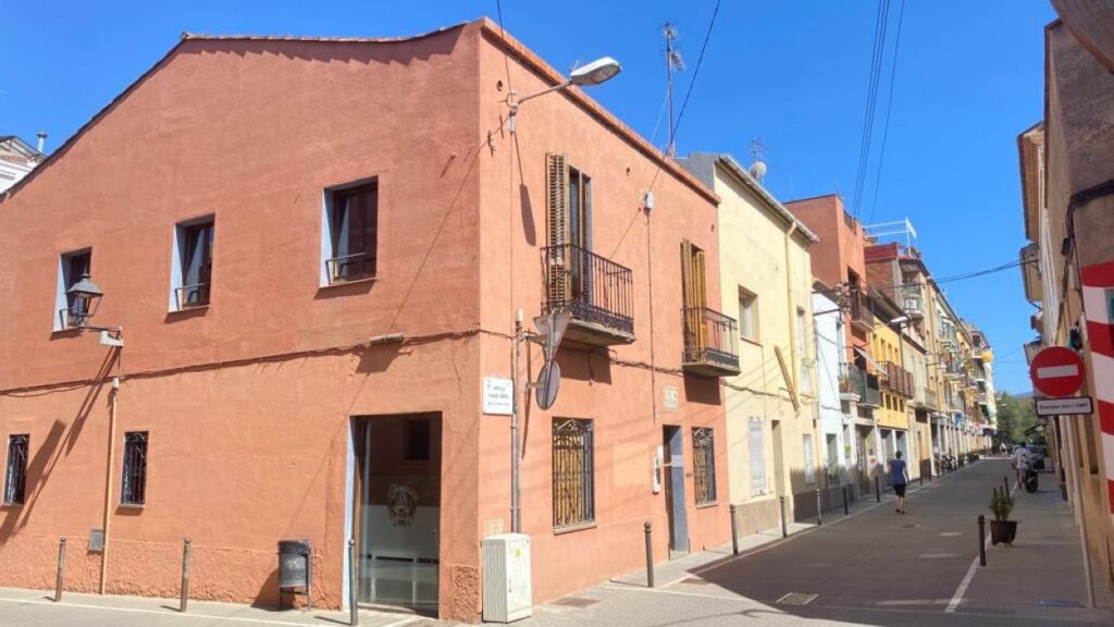 Alt: Cal Temerari supera el 50% dels diners necessaris per comprar l'edifici en 15 dies