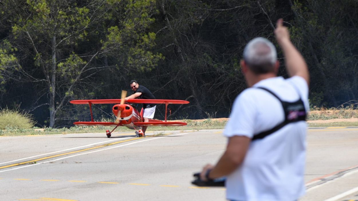 La Festa del Cel omple el camp de vol de Can Graells d'acrobàcies i exhibicions aèries