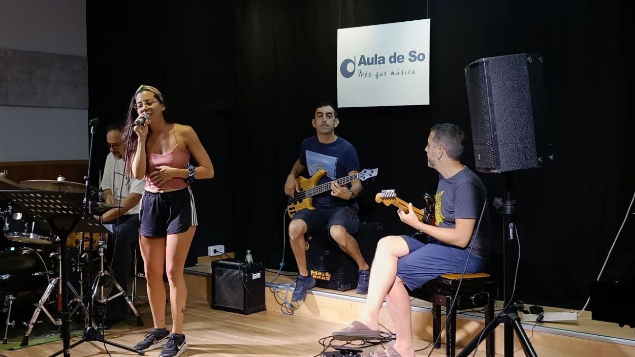 Aula de So oferirà el curs vinent formació de música moderna