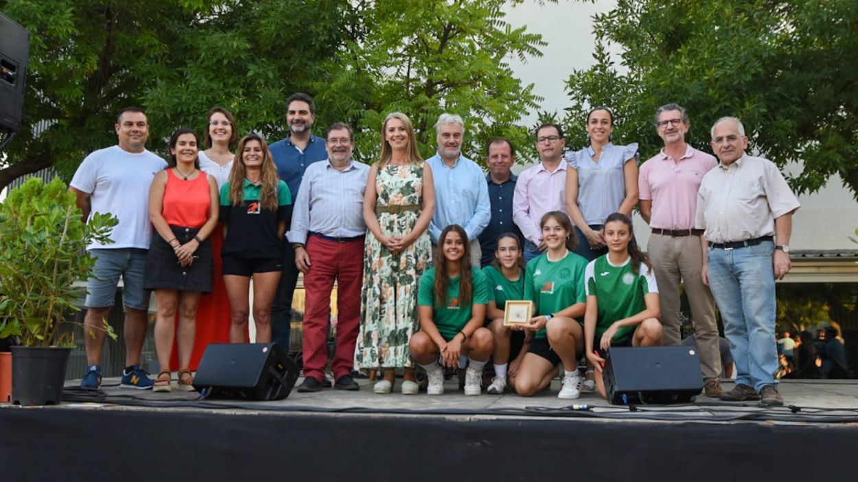 El Club de Futbol Unió Mira-sol Baco es reivindica com un agent integrador del barri