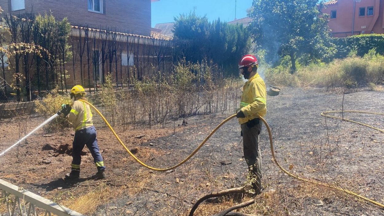 Extingit un incendi que ha cremat més de 1.000 metres quadrats a una zona boscosa de Mira-sol