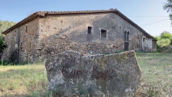 La masia de Can Bell, el poc que queda del Sant Cugat rural