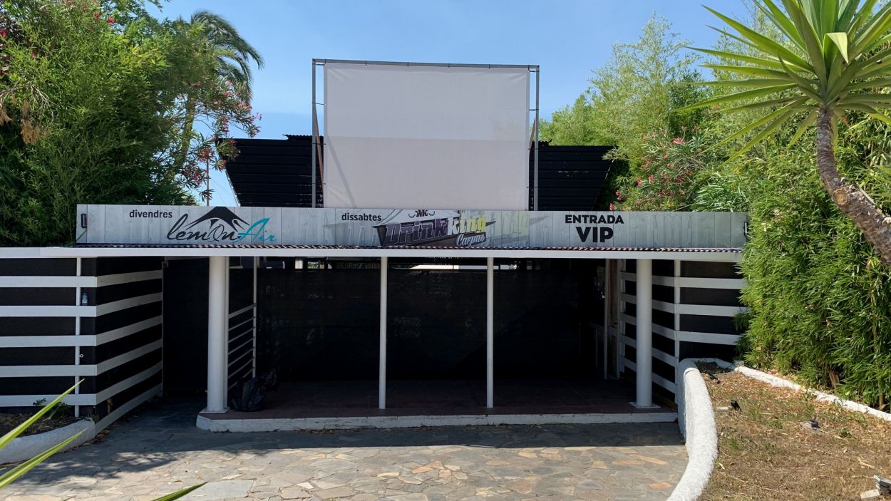 L'Ajuntament tanca la discoteca Drinkking Carpes Sant Cugat en recuperar l'ús dels terrenys