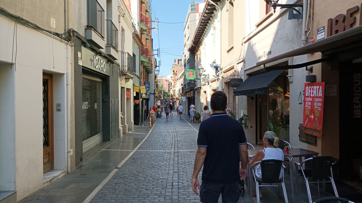 Els comerços santcugatencs posen els termòstats a 27 graus a contracor