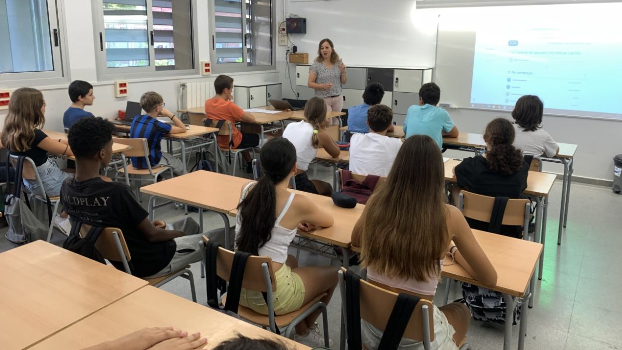 Els instituts de Sant Cugat arrenquen amb incertesa pels nous currículums