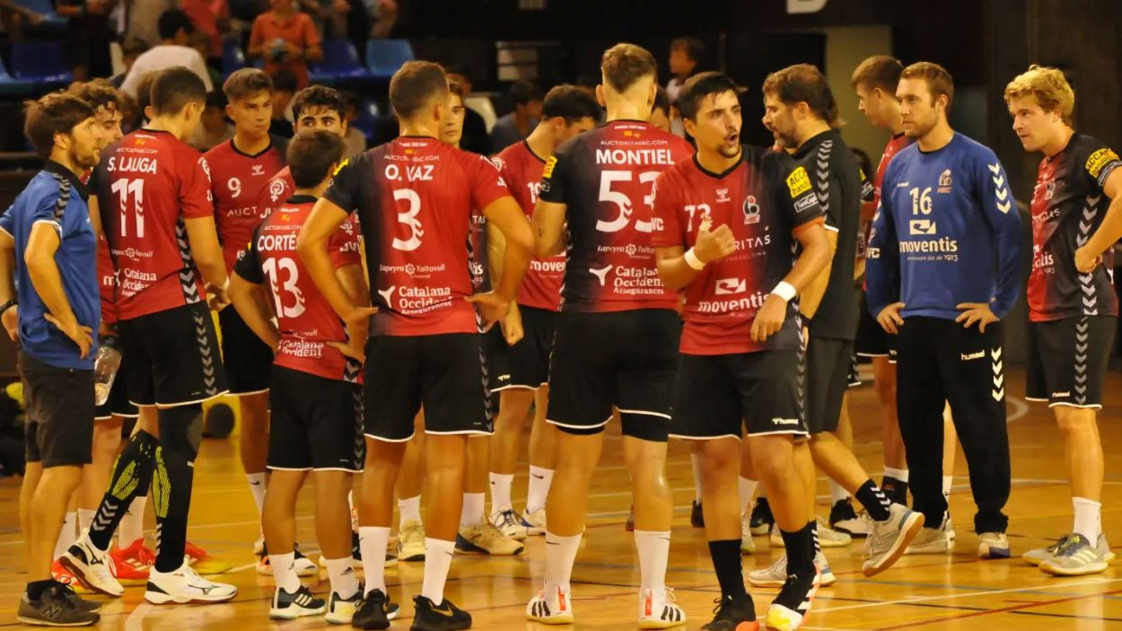 L'Handbol Sant Cugat fa un cop sobre la taula i supera l'Handbol Granollers B