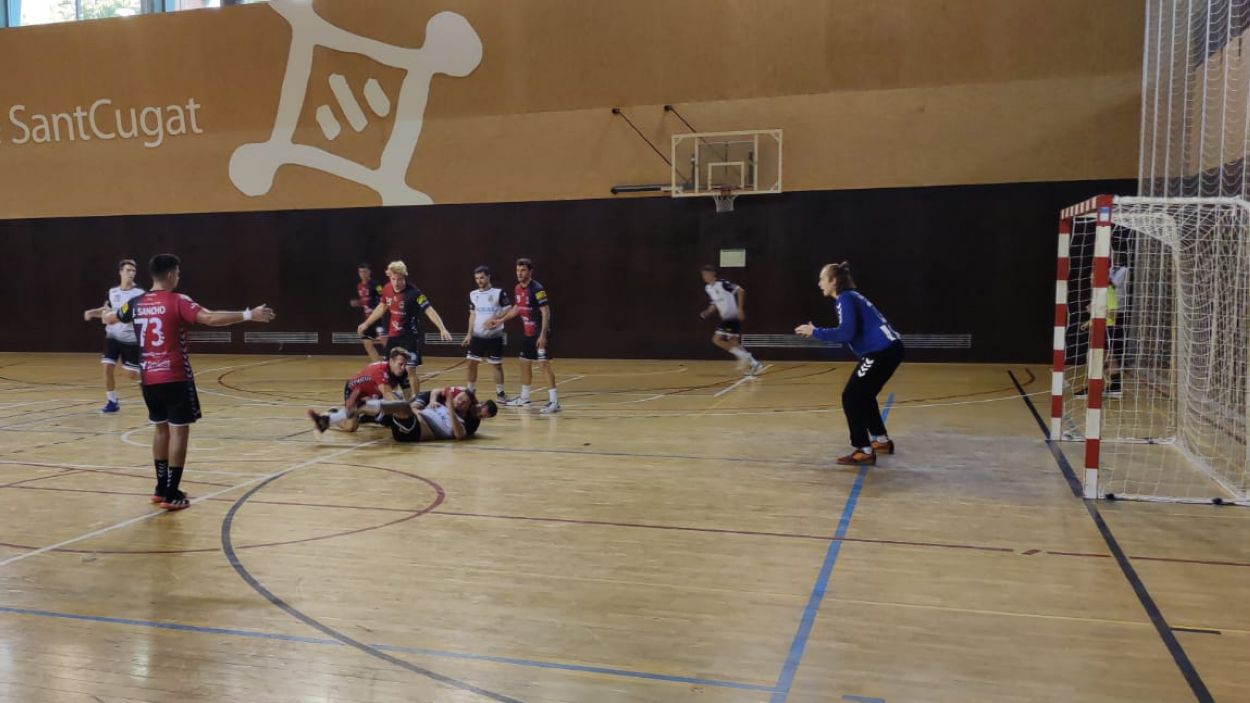 Triomf de prestigi de l'Handbol Sant Cugat davant el vigent campió, la Roca