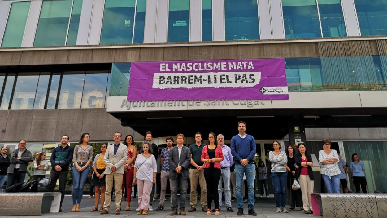 Sant Cugat condemna l'assassinat masclista de Campdevànol amb un minut de silenci