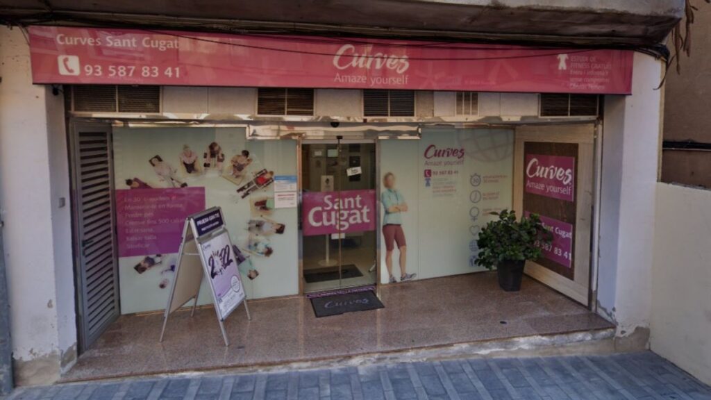 Alt: Curves Sant Cugat patrocina els Gausacs al Concurs de Castells de Tarragona