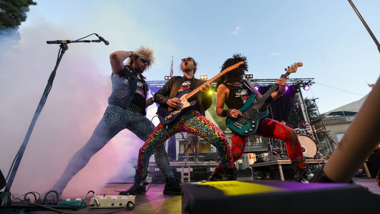 El Petits Camaleons arrenca traslladant la gresca als carrers de Sant Cugat