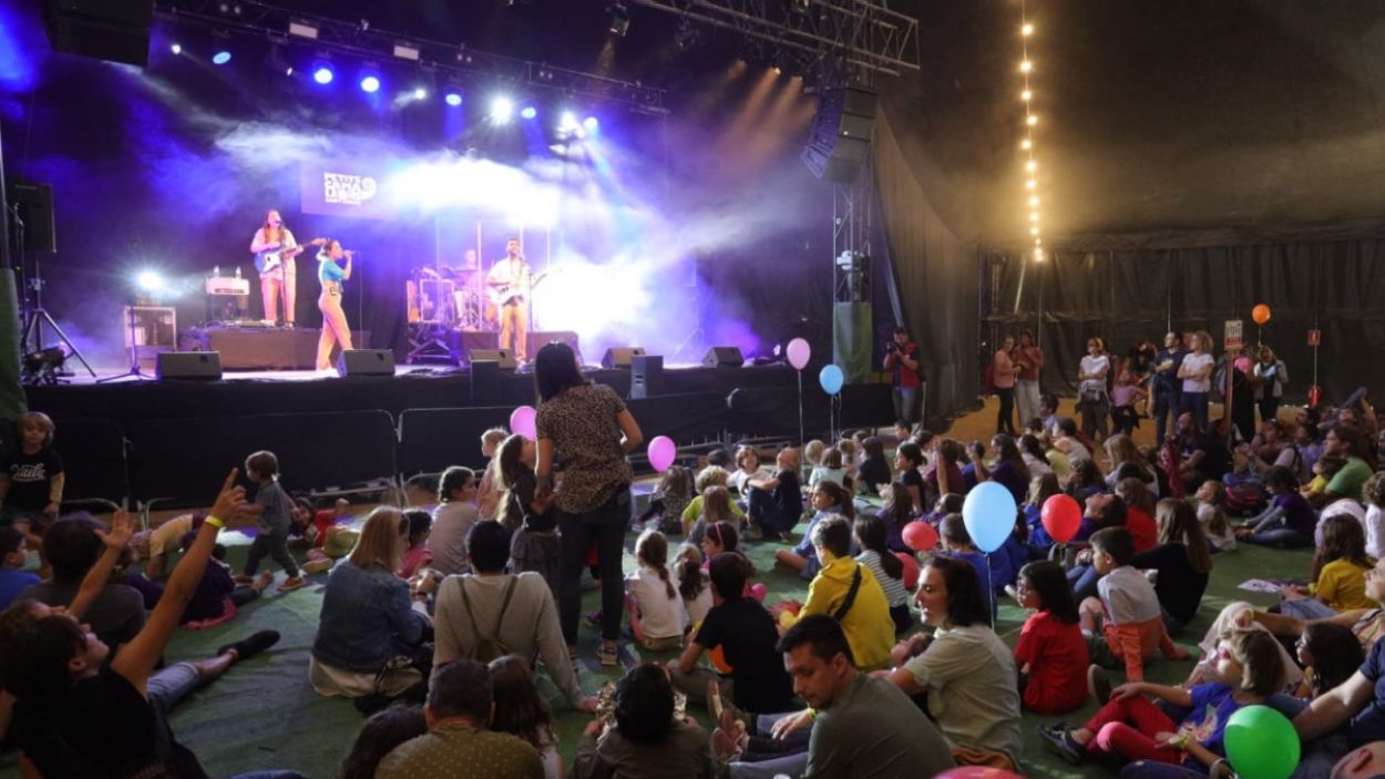 Els més menuts xalen amb els concerts de dissabte del Petits Camaleons