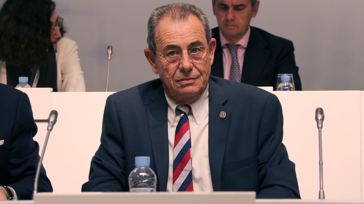 Víctor Grífols deixa la presidència de Grifols
