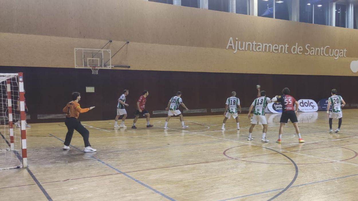L'Handbol Sant Cugat supera l'OAR Gràcia i s'enfila a la part alta de la taula