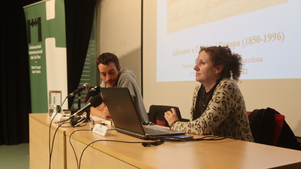 Yolanda Aixelà: 'Les dones de la Guinea Espanyola del segle XIX van trencar amb tots els estereotips'