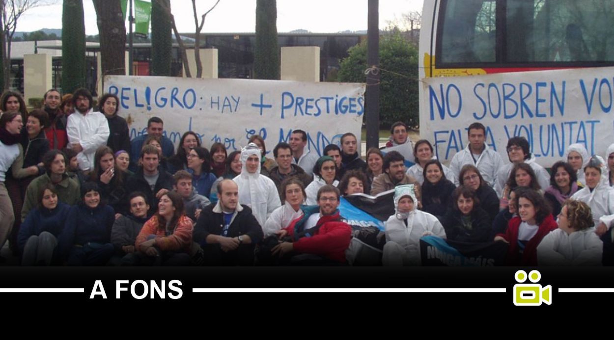 Prestige: 20 anys de la marea blanca santcugatenca que va anar a netejar chapapote