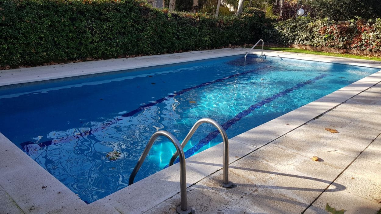 En Comú Podem demana suspendre la construcció de noves piscines privades mentre es fa un reglament