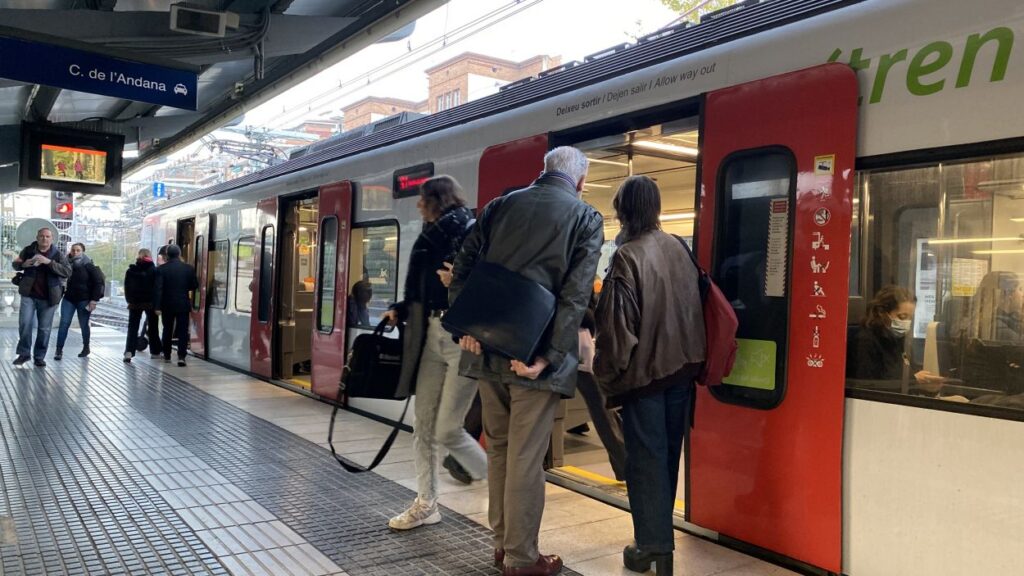 Alt: Com funciona el servei de tren escolar d'FGC?