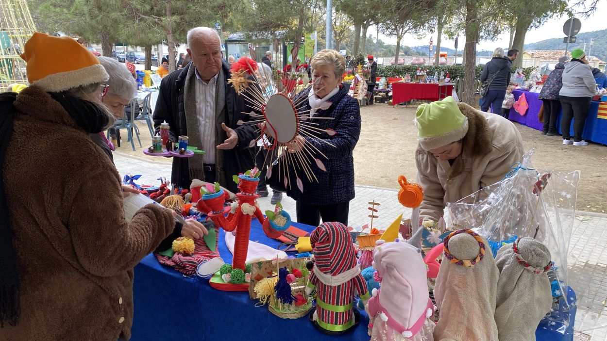 La tradicional Fira de Santa Llúcia adorna i ambienta les Planes