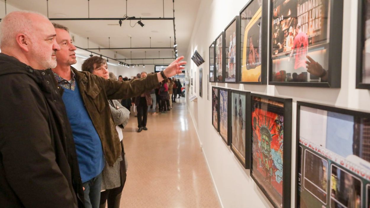 Les instantànies s'escampen per Sant Cugat amb la 5a Biennal de Fotografia
