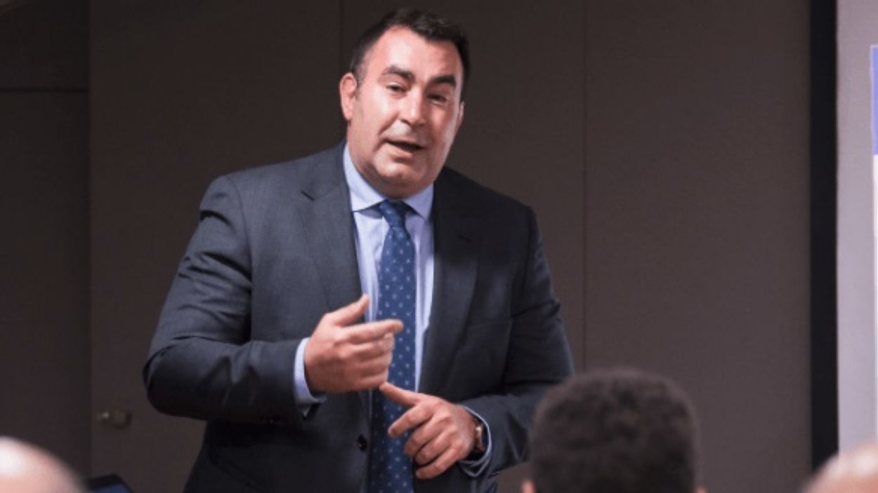 Mauri Benito es presenta a les eleccions del Club Rugby Sant Cugat