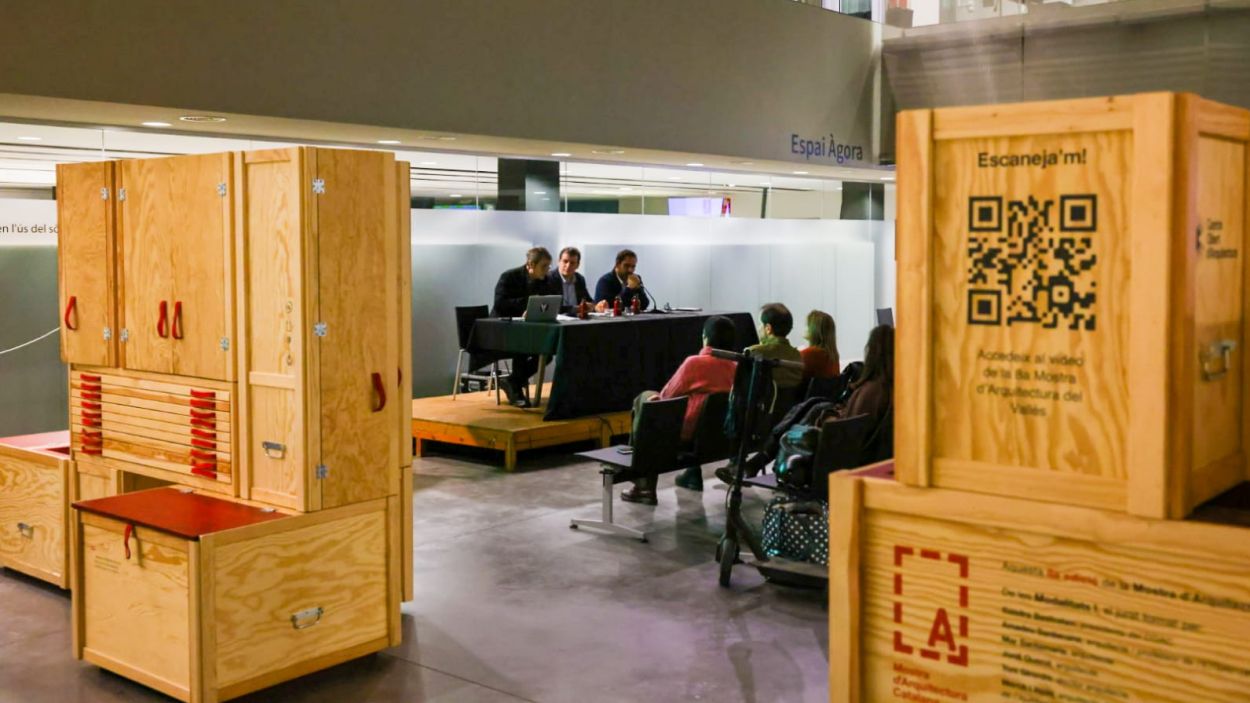 Últims dies per visitar la 8a Mostra d'Arquitectura del Vallès a l'ajuntament