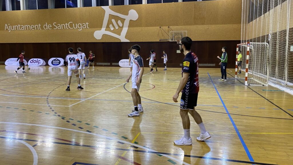 Alt: L'Handbol Sant Cugat atropella a La Salle Montcada (28-14) i continua en promoció d'ascens a Plata
