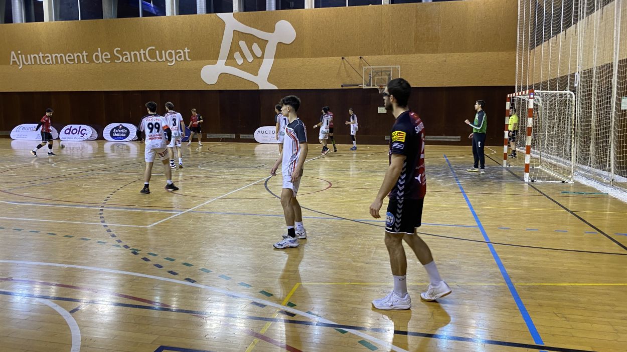 Empat insuficient de l'Handbol Sant Cugat davant el Sarrià i ja no depèn d'ell mateix per entrar a la fase d'ascens
