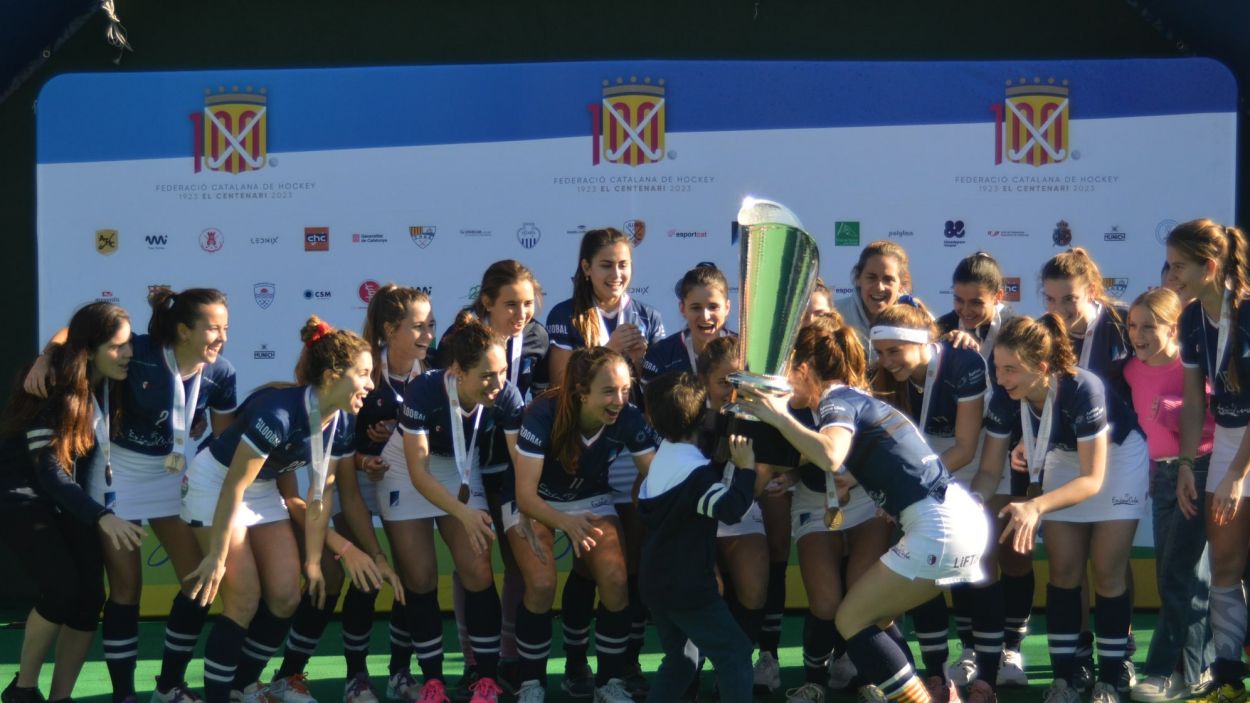 L'equip femení del Junior, campió de la Supercopa Catalana Munich