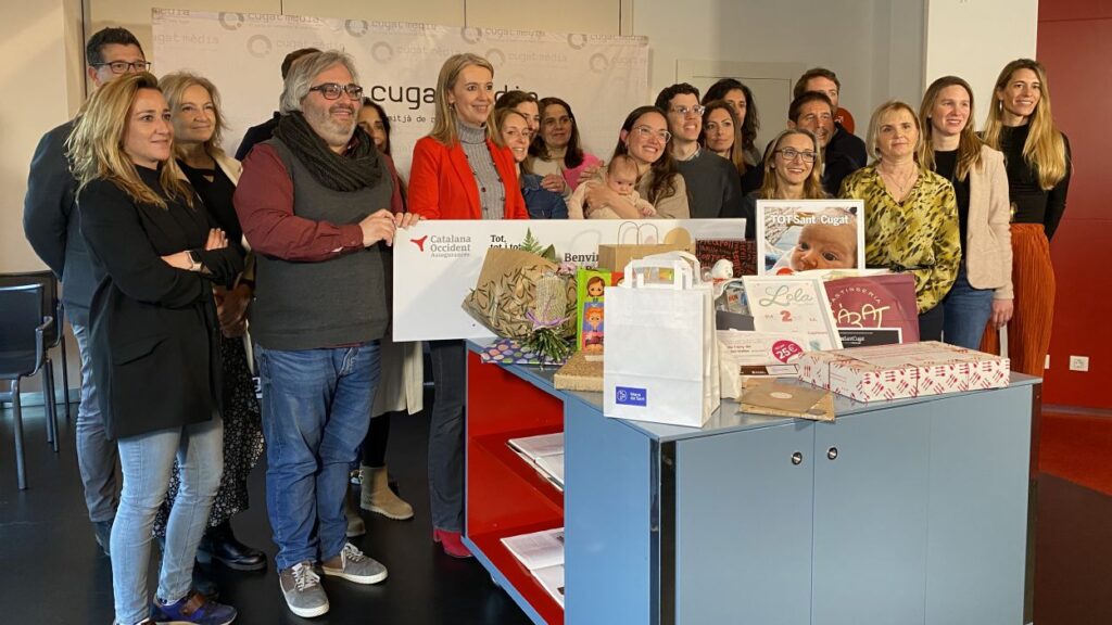 Alt: Sant Cugat dona benvinguda a Lola Reig Amor, la primera santcugatenca del 2023