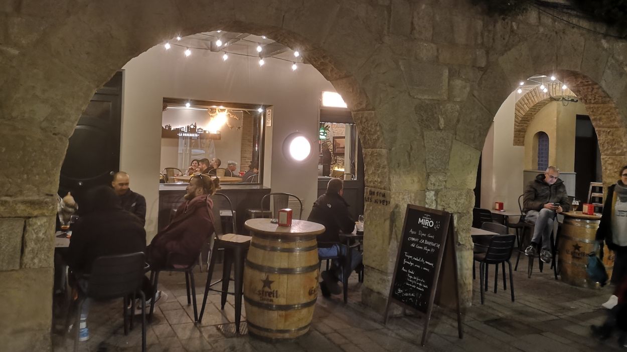 Sant Cugat recupera l'antic model de bodegues amb l'obertura de La Bodegueta