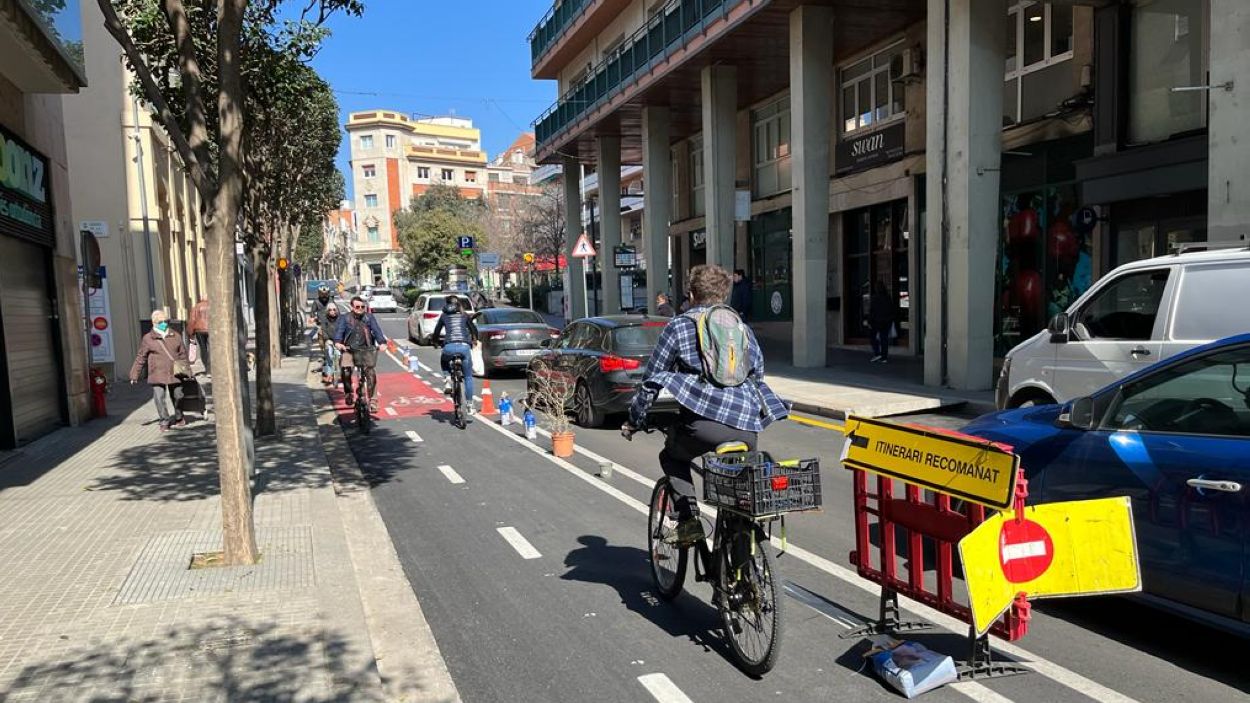 Els ciclistes exigeixen més seguretat als carrils bici de Sant Cugat