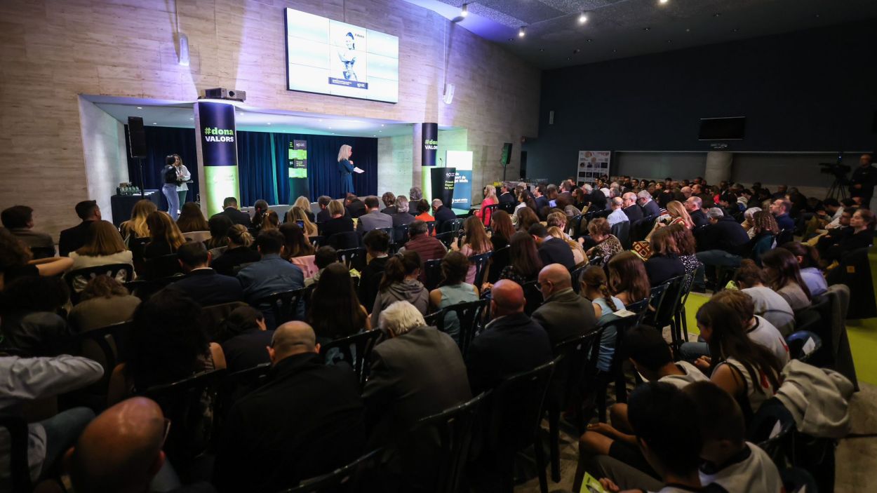 Segueix aquí la gala de lliurament dels Premis Esport en Marxa de Cugat Mèdia