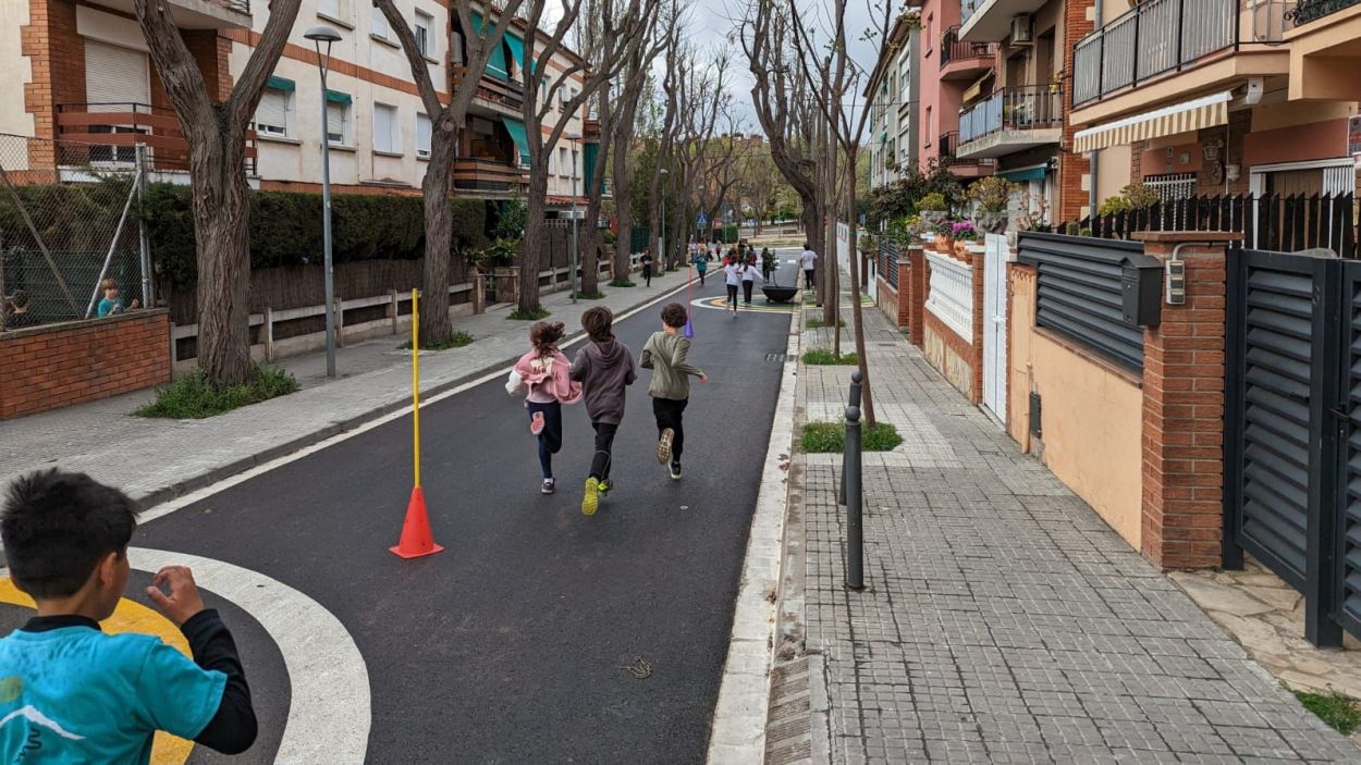 L'Escola Collserola de Sant Cugat corre contra la leucèmia infantil