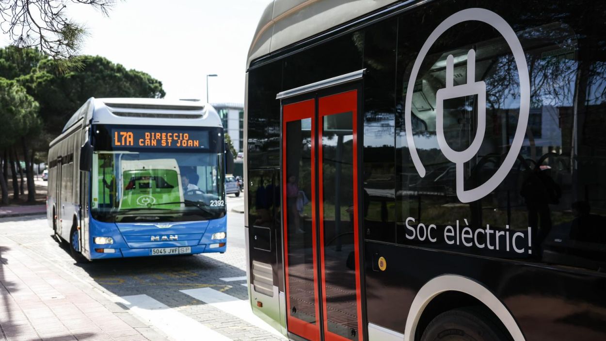 Direcció i comitè de Sarbus aconsegueixen un preacord per desconvocar la vaga de bus