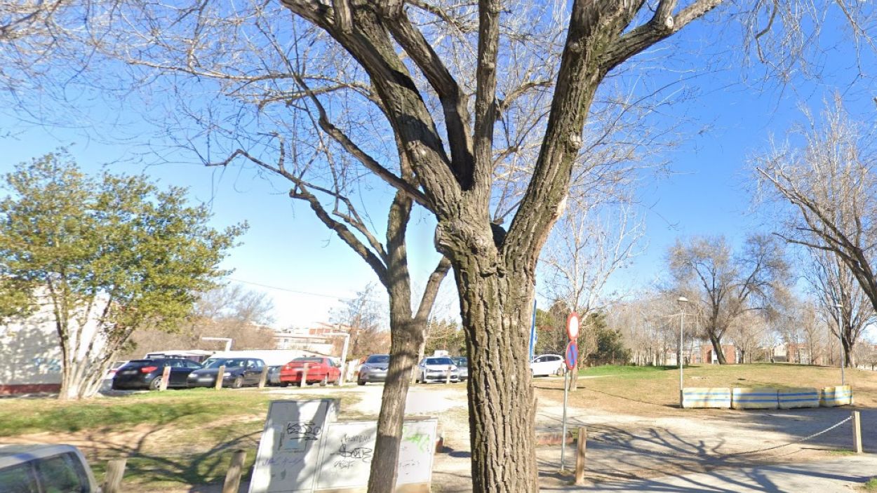 Un home sensellar és atacat a ple dia al parc de Ramon Barnils