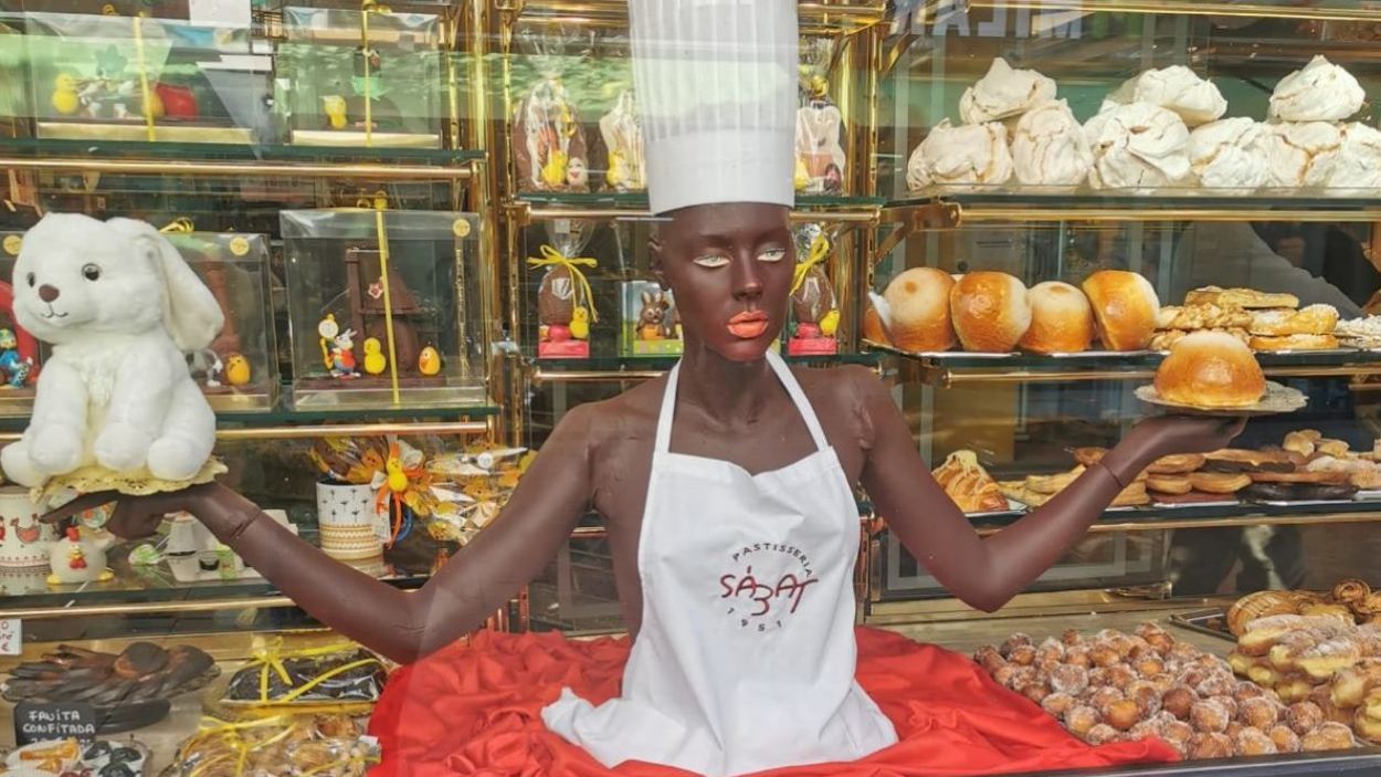 La pastisseria Sàbat retira una mona que Hora Bruixa titllava de racista