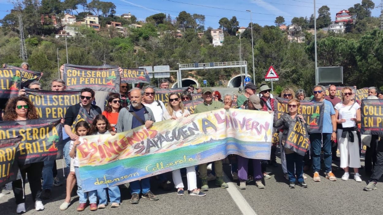 'Collserola en perill' talla els Túnels de Vallvidrera per reclamar més mesures per protegir els boscos