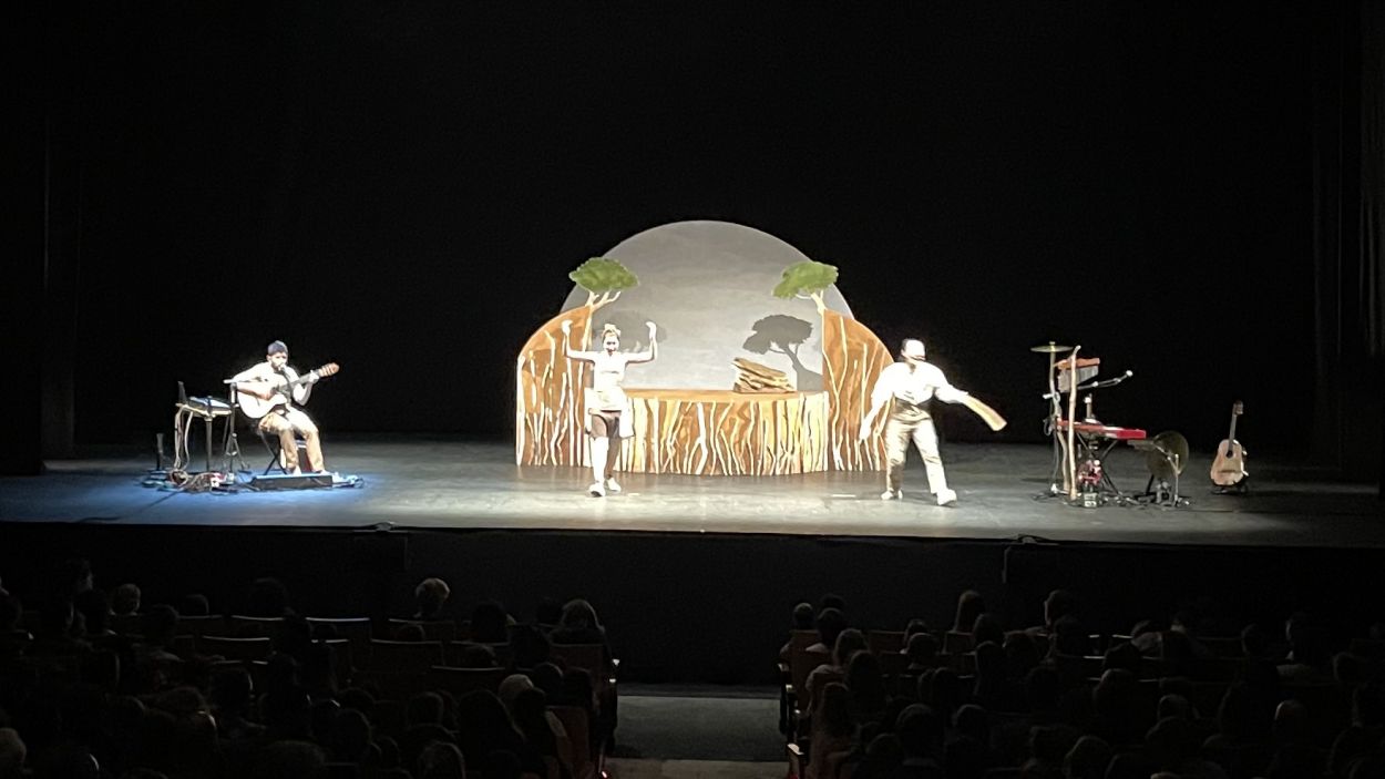 'El lleó vergonyós' aterra a Sant Cugat