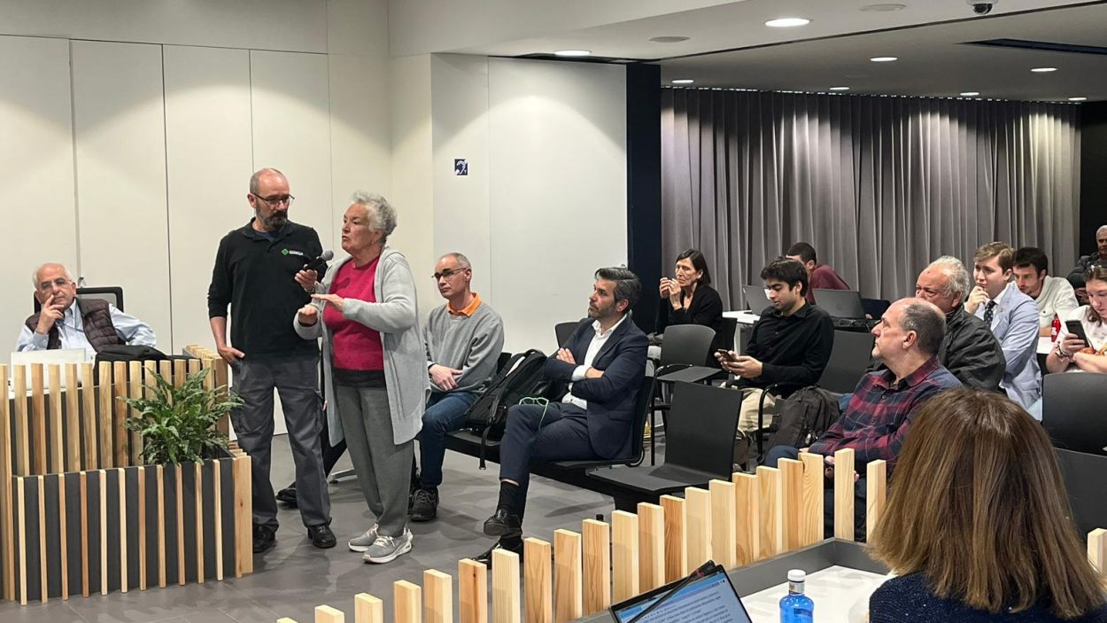 Escolta aquí l'audiència pública del ple d'abril