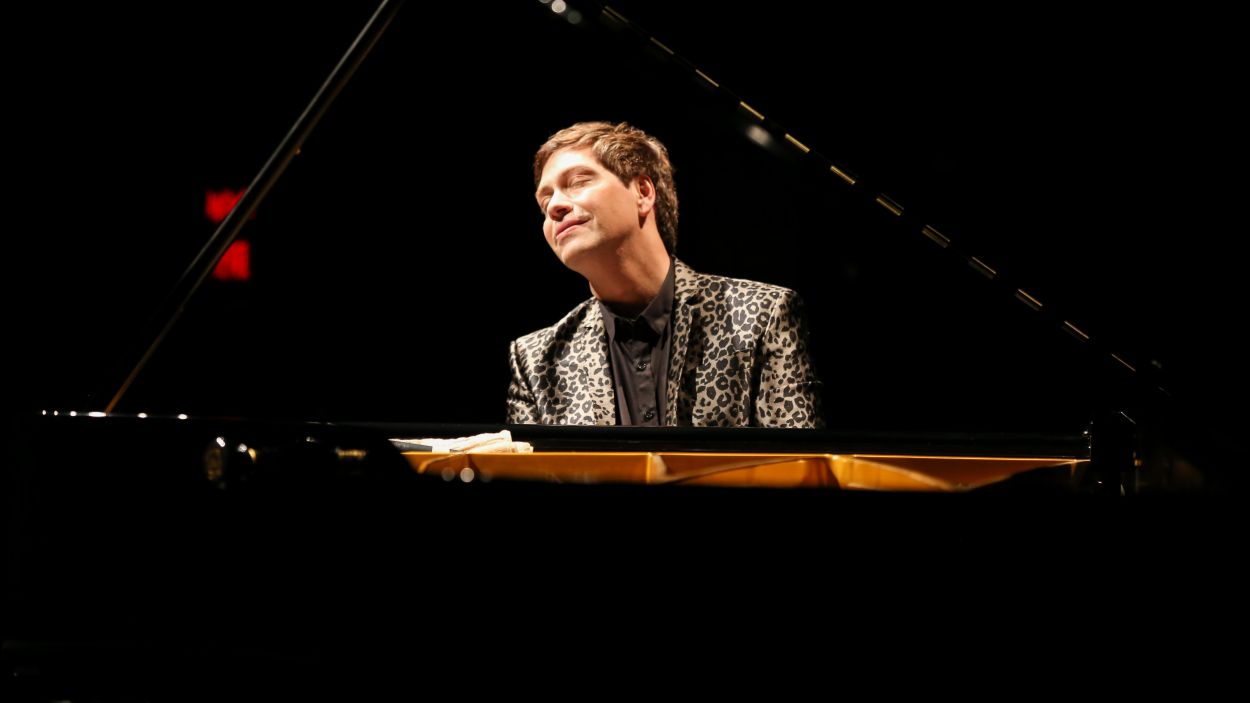 El pianista Steve Barakatt presenta a Sant Cugat l'àlbum 'Néoréalité'