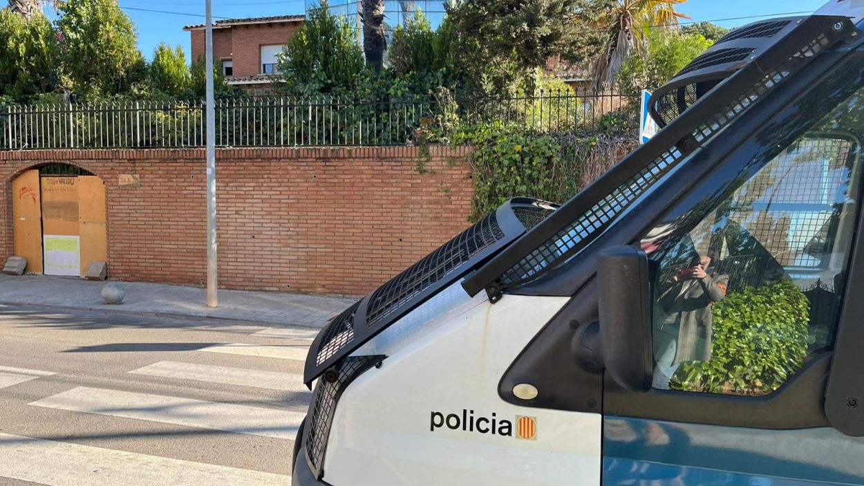 Desallotjada la casa okupada del projecte col·lectiu La Palmira a Valldoreix