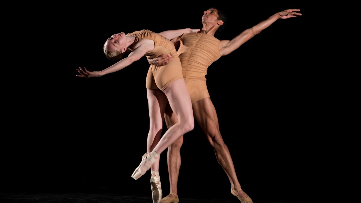 El 'Molta Comèdia' repassa amb Anael Martín (PAR en Dansa) els detalls de 'Les quatre estacions'