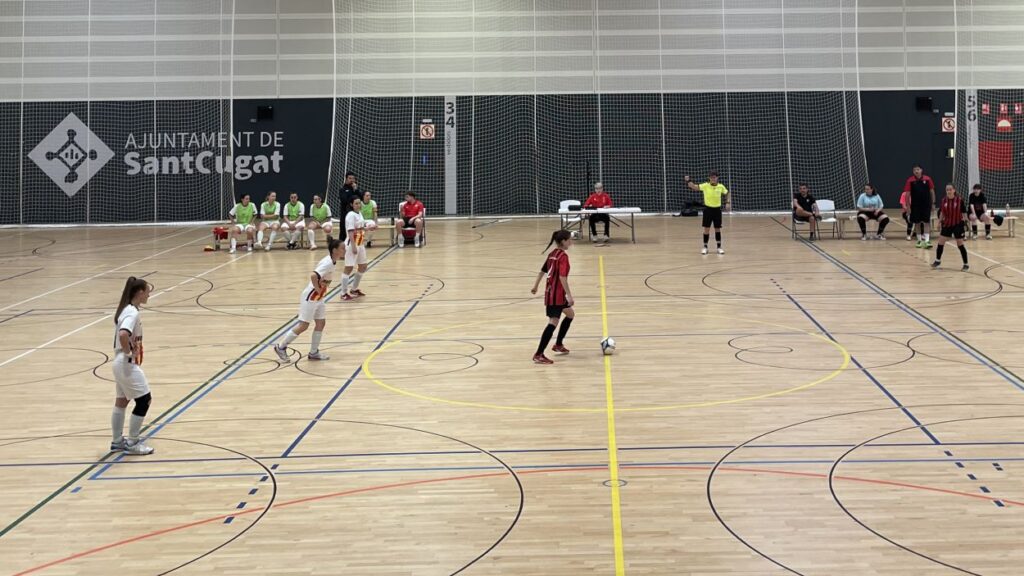 Alt: Victòria a l'últim sospir del Futbol Sala Sant Cugat femení davant l'Industrias Santa Coloma