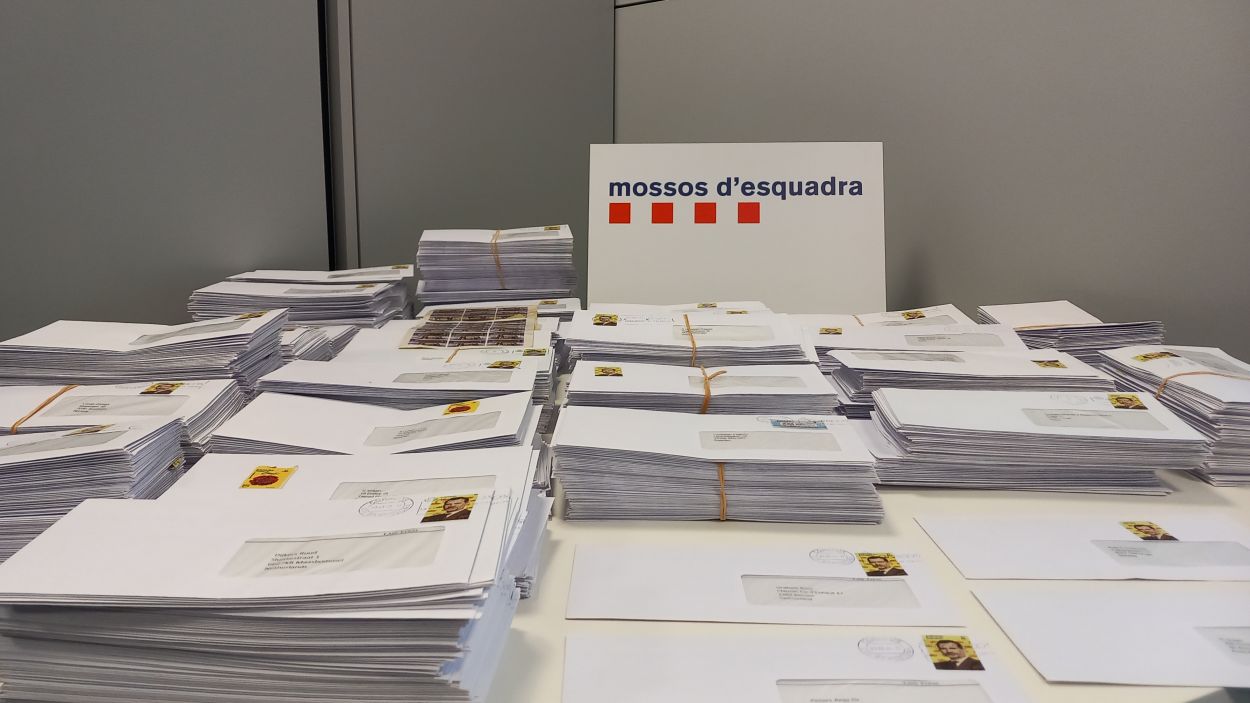 Detingut un home per enviar més de 4.000 cartes fent-se passar per un advocat que buscava hereus d'una fortuna