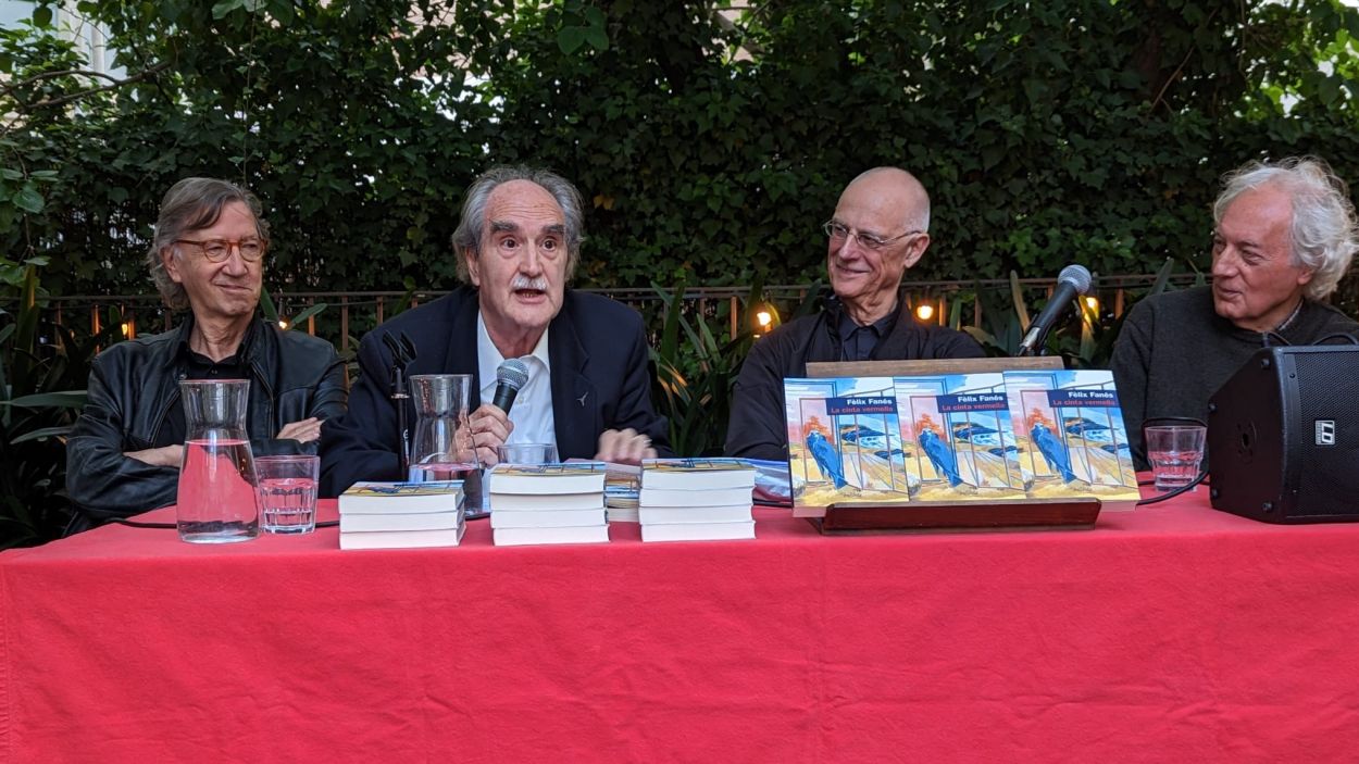 Fèlix Fanés presenta un nou llibre format per anotacions pròpies de l'època del procés