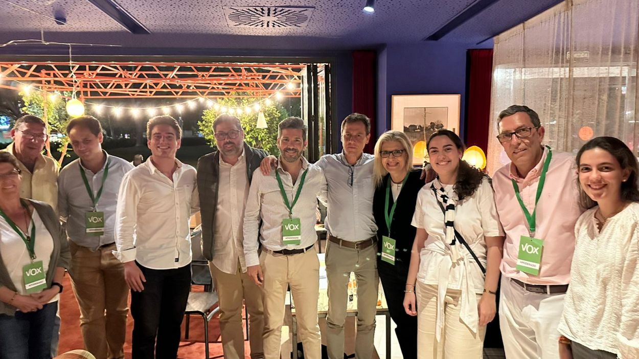 Vox irromp al ple de Sant Cugat amb dos regidors