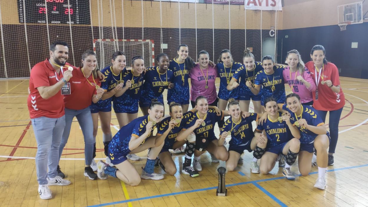 La selecció catalana d'handbol femenina guanya la Copa de les Nacions a Sant Cugat
