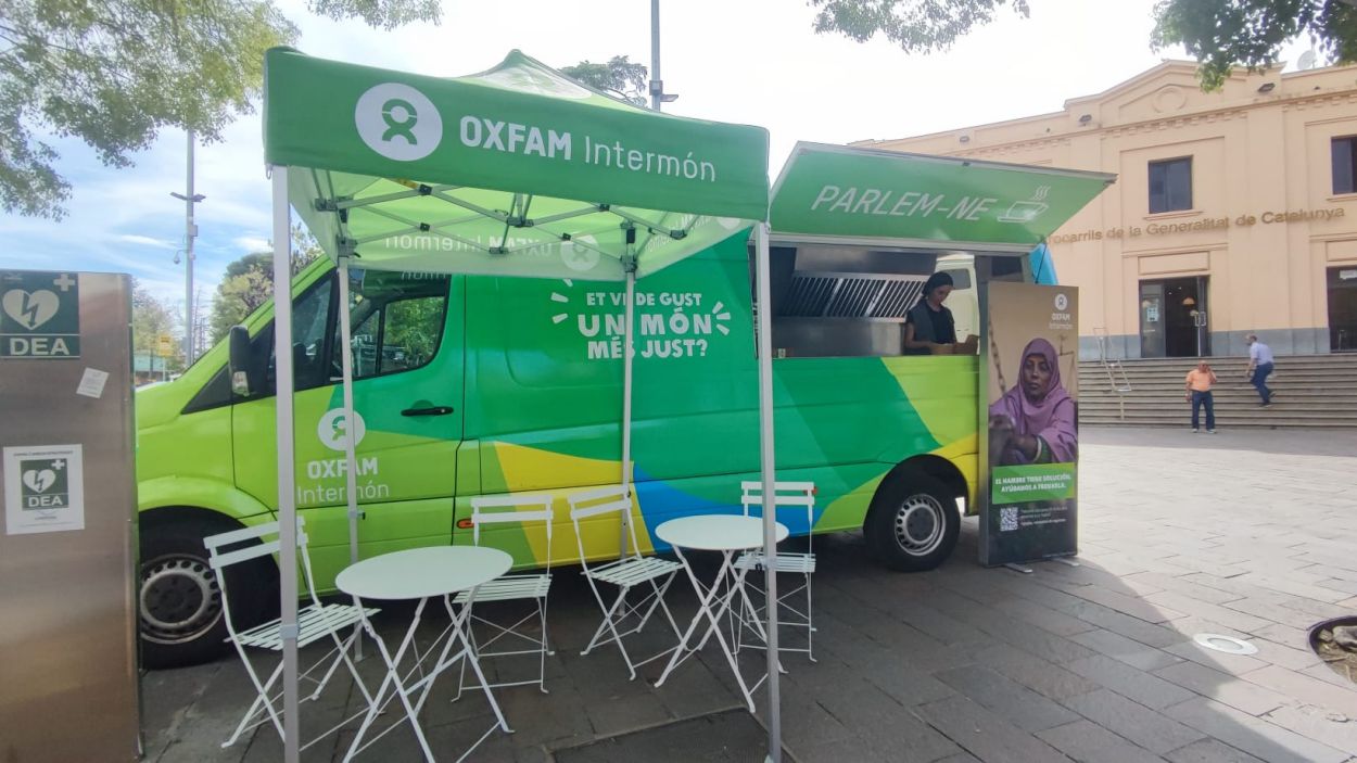 La 'Fairtruck' d'Oxfam Intermon fa parada a Sant Cugat